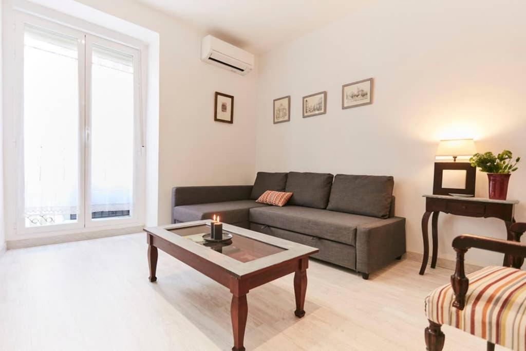 Apartamento Original y coqueto apartamento junto a la Plaza Mayor Madrid Exterior foto